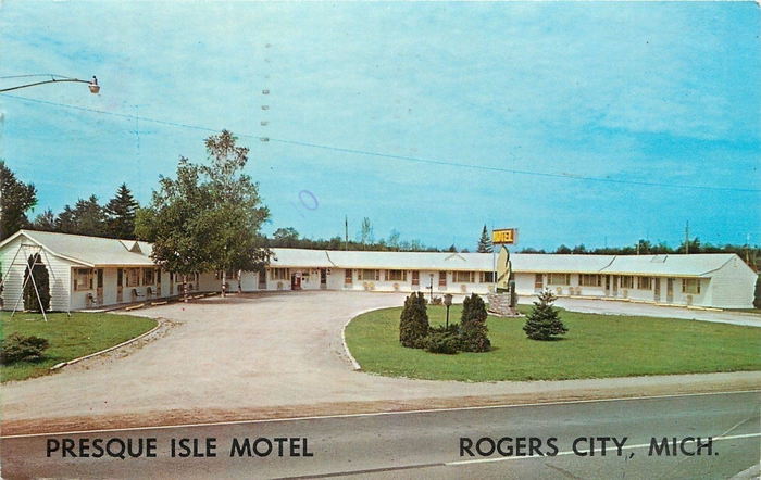 Presque Isles Huron Shore Motel (Presque Isle Motel) - Vintage Post Card